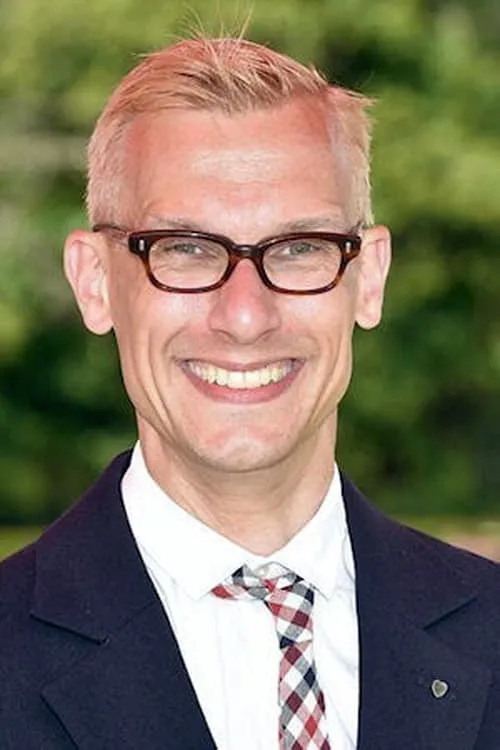 Mark Hill — personaje: Self - Expert