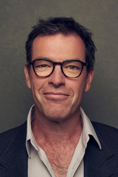 Mark Mylod interpretando a Self