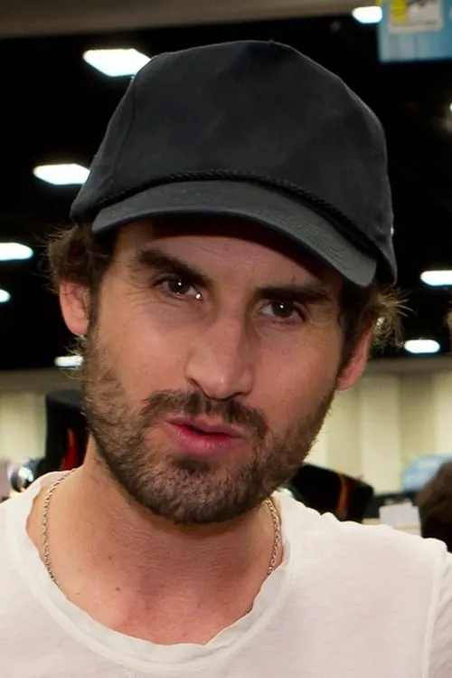 Mark Neveldine interpretando a Steve Jobs