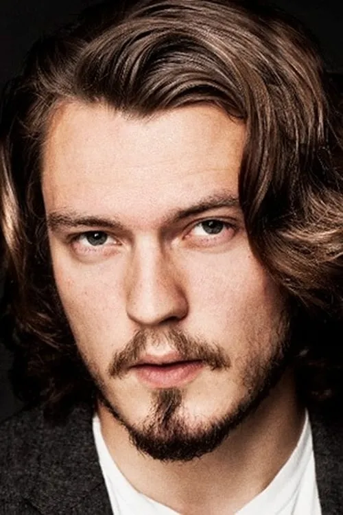 Mark Viggo Krogsgaard interpretando a Bass player