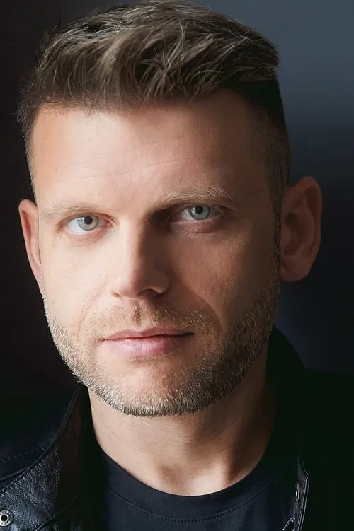 Markjan Winnick interpretando a Marcus