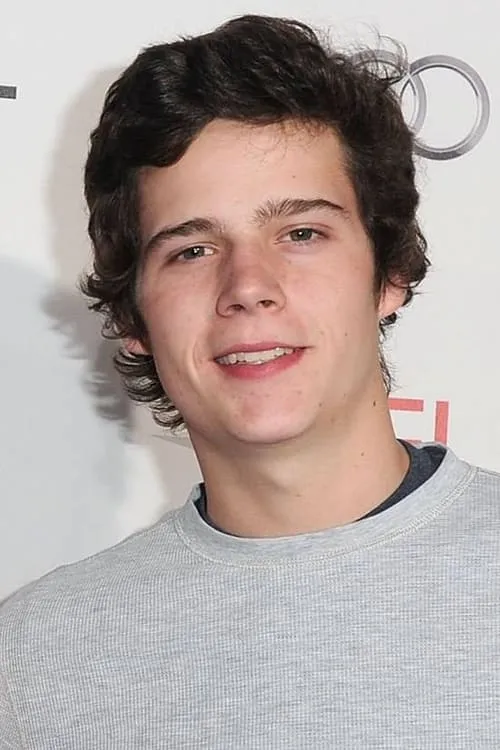 Marlon Morton interpretando a James