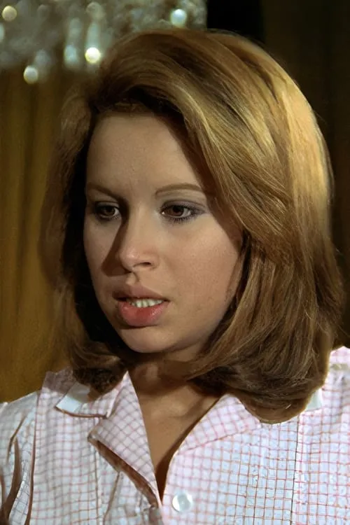 Marta Avilés interpretando a 