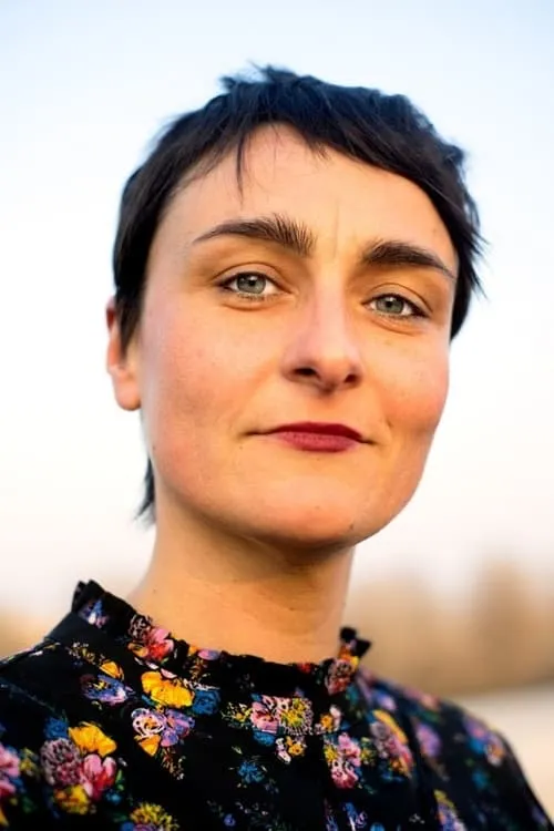 Marta Dalla Via interpretando a