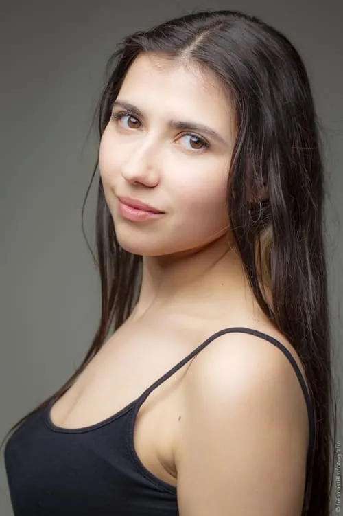 Marta Vallés — personaje: Aurora