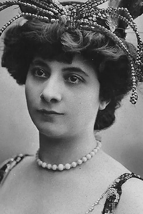 Marthe Derminy interpretando a Mme de la Tremblade