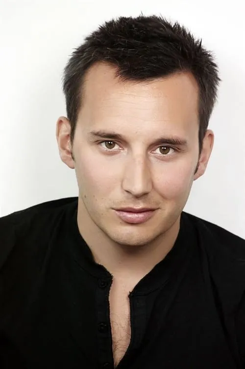 Martin Pautard interpretando a Robin