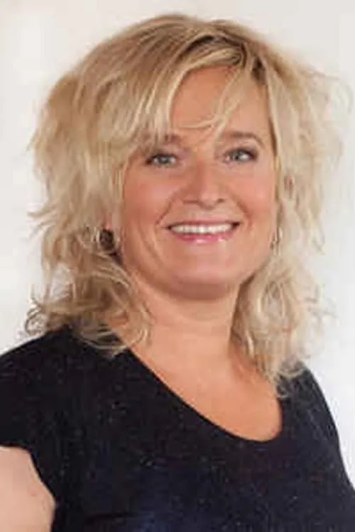 Martine Sandifort — personaje: Maxima/Irma Sluis