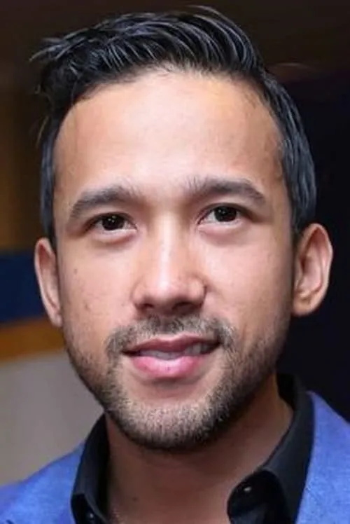 Maruli Tampubolon interpretando a Sora