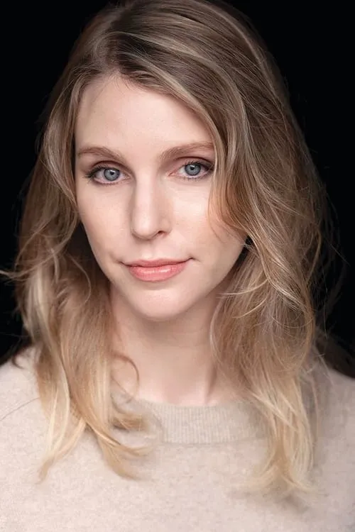 Mary Livanos interpretando a Self - Supervising Producer, WandaVision