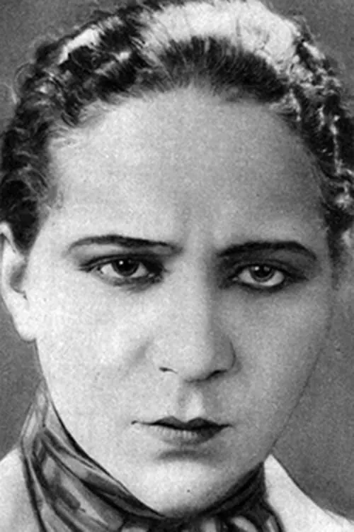 Mary Serta interpretando a