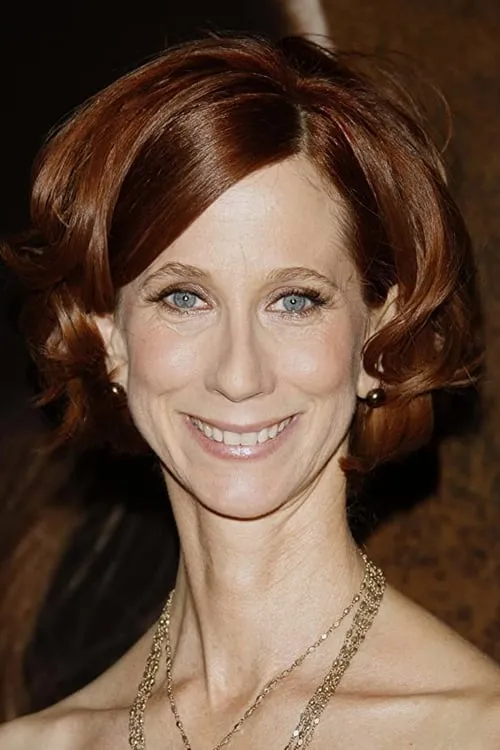 Mary Stein interpretando a Nurse Theresa