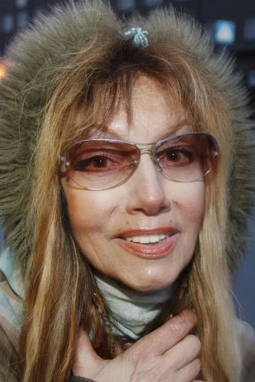 Maryn E. Coote interpretando a Maria