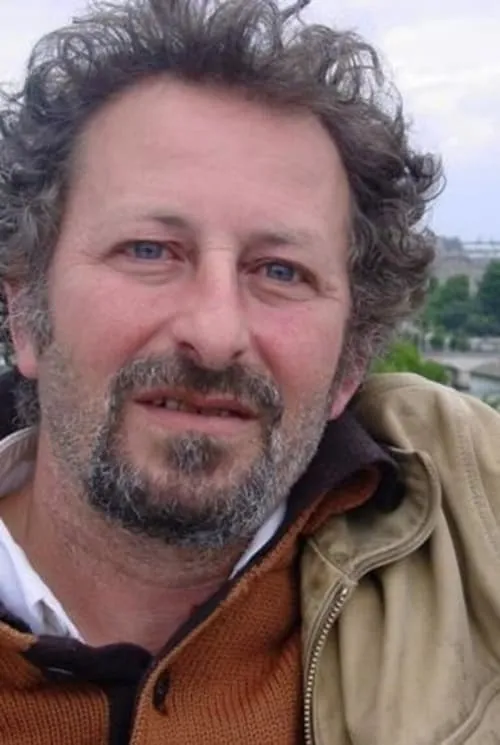 Massoud Hattou interpretando a Mok