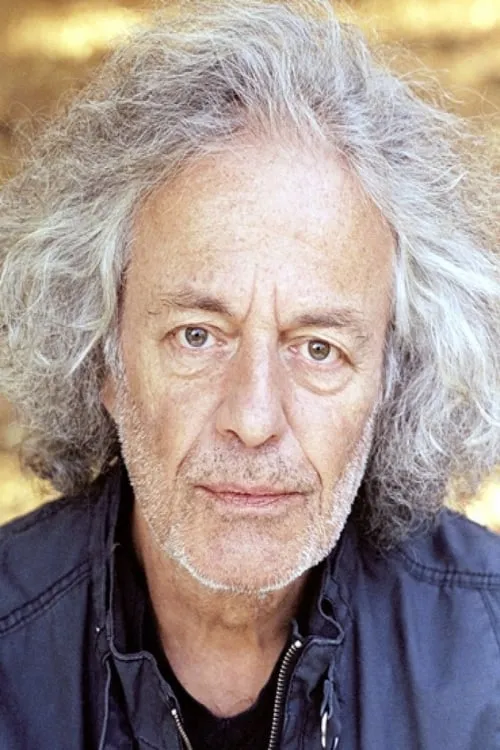 Mathias Eysen interpretando a Obdachloser