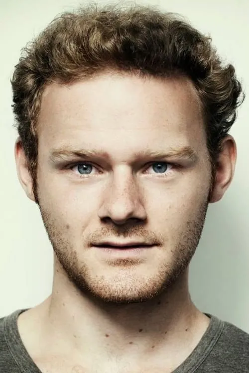 Mathias Sprogøe Fletting interpretando a 