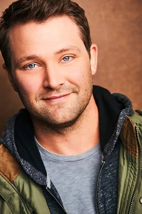 Matt Lowe interpretando a Matt