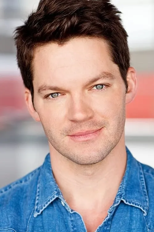 Matt Newton interpretando a Lance Bell