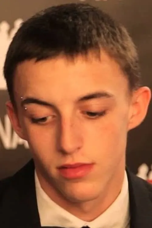 Mattéo Leborne interpretando a Mattéo