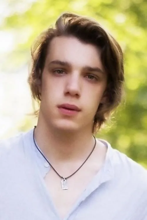 Matteo Oscar Giuggioli interpretando a Tom