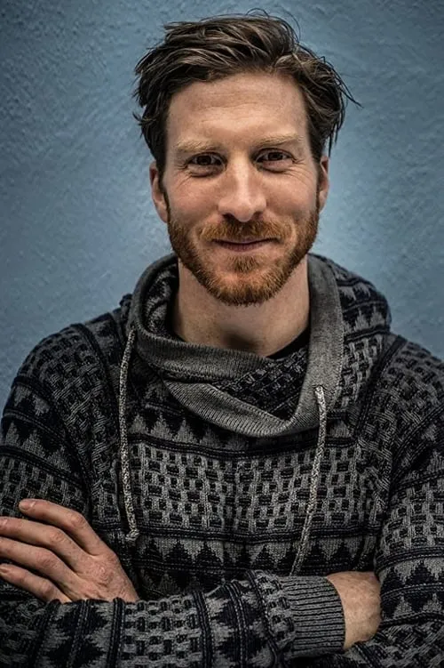 Julian Paul ha trabajado con Matthew Mylrea en 1 ocasiones