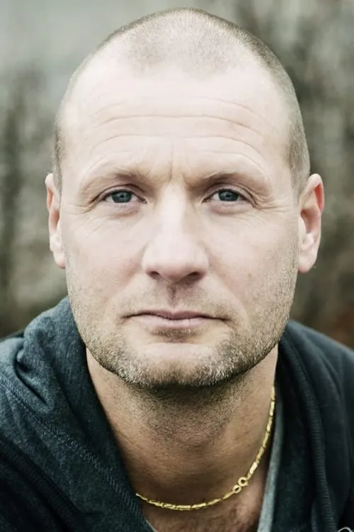 Matti Berenett — personaje: Tom Bovallius