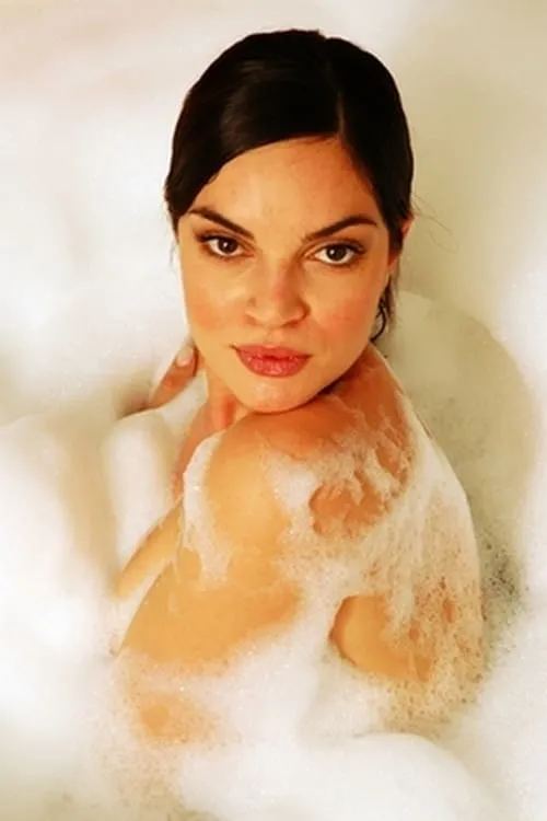 Maura Leone interpretando a