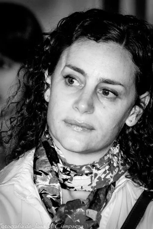 Maura Sajeva interpretando a