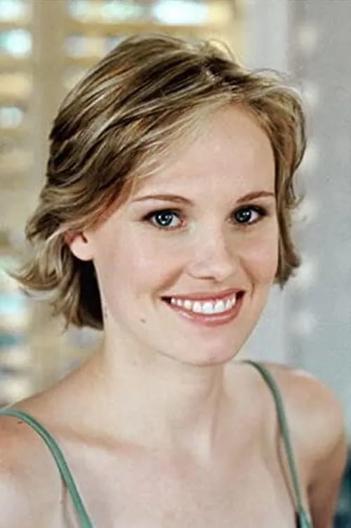 Maureen Flannigan interpretando a Jude Traveller