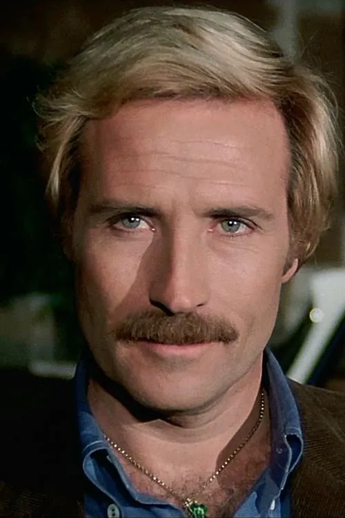 Maurizio Merli interpretando a Nick Rossi