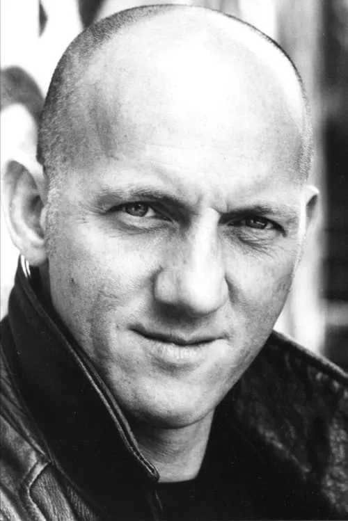 Maurizio Prollo interpretando a Toni