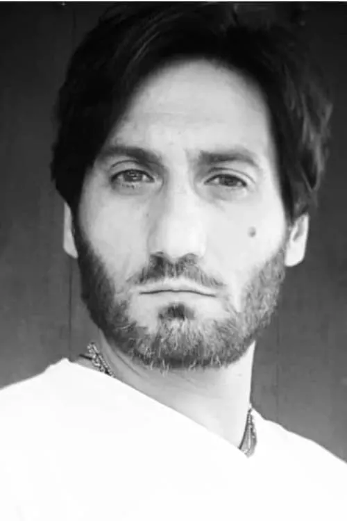 Mauro Cerminara interpretando a 