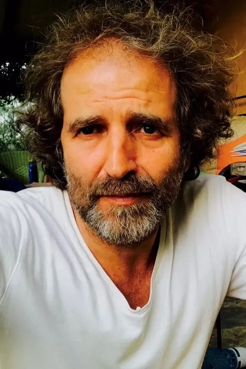 Mauro Muñiz interpretando a Piloto