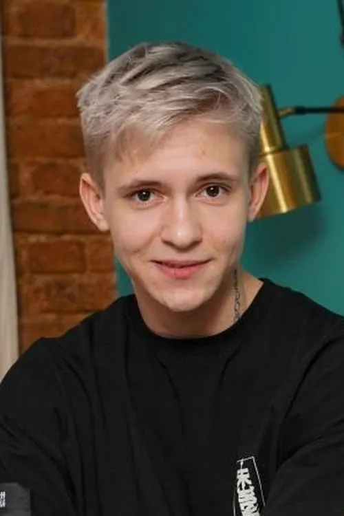 Adam Keller ha trabajado con Max Gen en 3 ocasiones