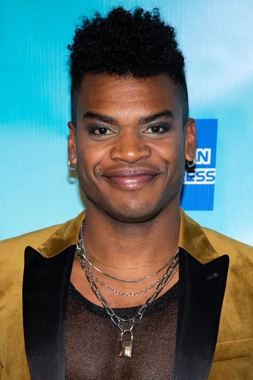 Molly Jobe ha trabajado con Max Kumangai en 1 ocasiones