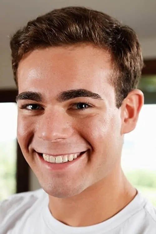 Max Penn interpretando a