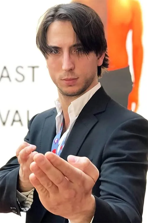 Julian Gaertner ha trabajado con Max Repossi en 1 ocasiones