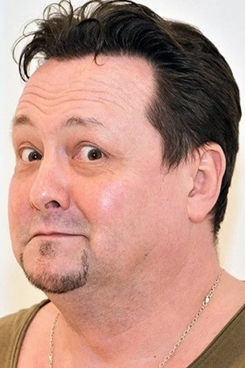 Maxim Sergeev interpretando a