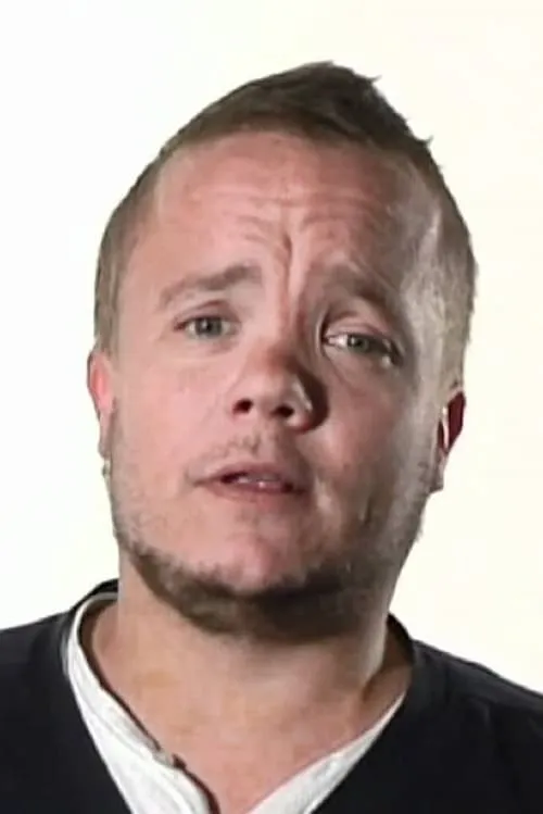 Archie Lyndhurst ha trabajado con Maxwell Laird en 1 ocasiones