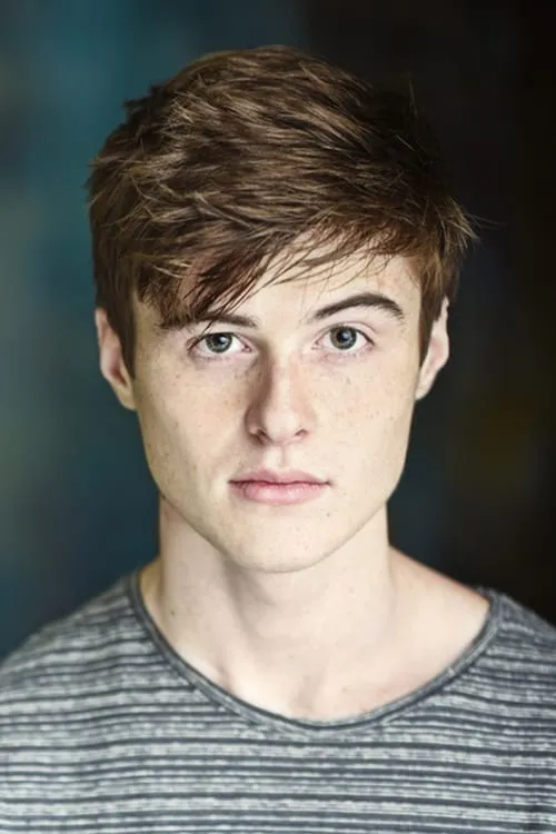 Maxwell Ross interpretando a Teen Jerry