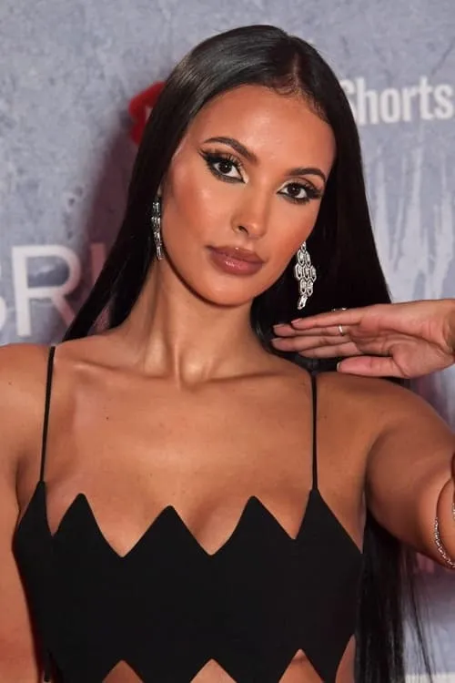 Maya Jama interpretando a Self
