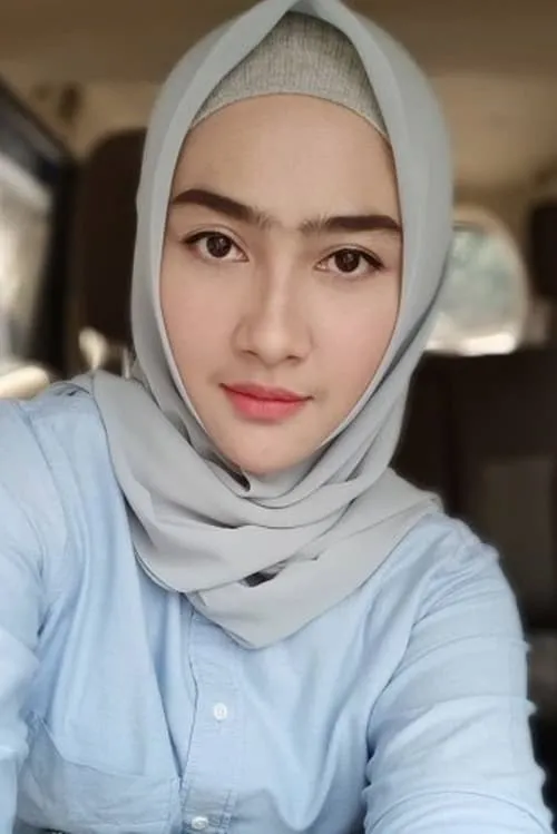 Maya Yuliana interpretando a Nisa