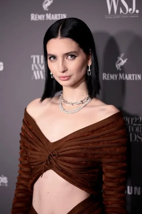 Alexander Capon ha trabajado con Meadow Walker Thornton-Allan en 1 ocasiones