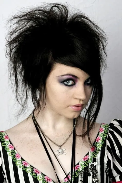 Megan Burns interpretando a Hannah