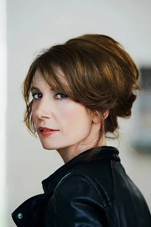 Megan Gay interpretando a Marianne (voice)