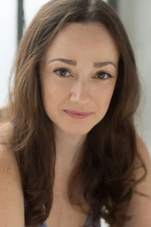 Megan McGinnis interpretando a Betty Cratchit