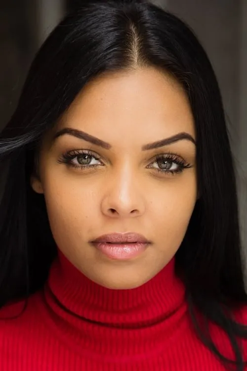 Melanie Bowers interpretando a Kayla