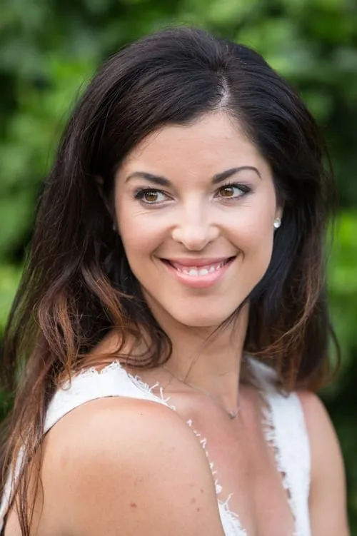 Melanie Irons — personaje: Nadia