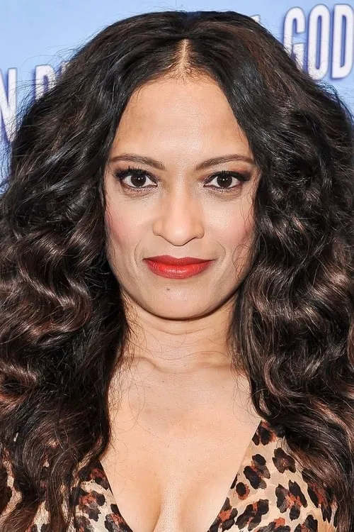 Melissa De Sousa interpretando a 