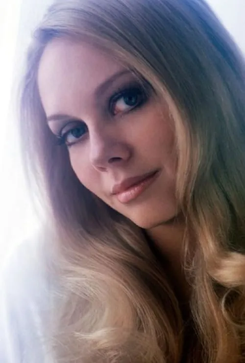 Cheri Howell ha trabajado con Merci Montello en 1 ocasiones